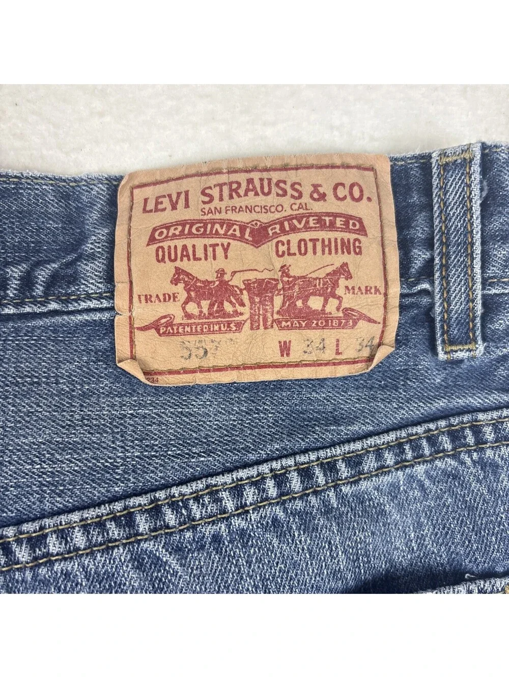 Vintage Levi's 557 Jeans Mens 34x32 Blue Relaxed Boot Denim Y2K Whiskers Faded
